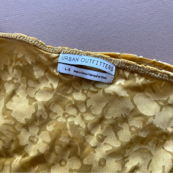 Urban Outfitters Floral Velvet Cowl Neck Cropped Tank Top - Picture 5 of 9